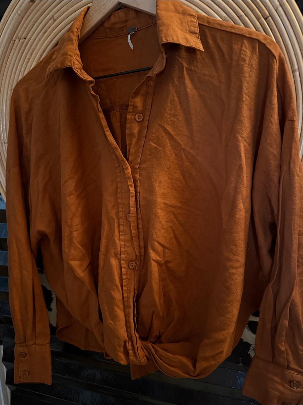 Womens Button-Front Long Sleeve Blouse in Rust
